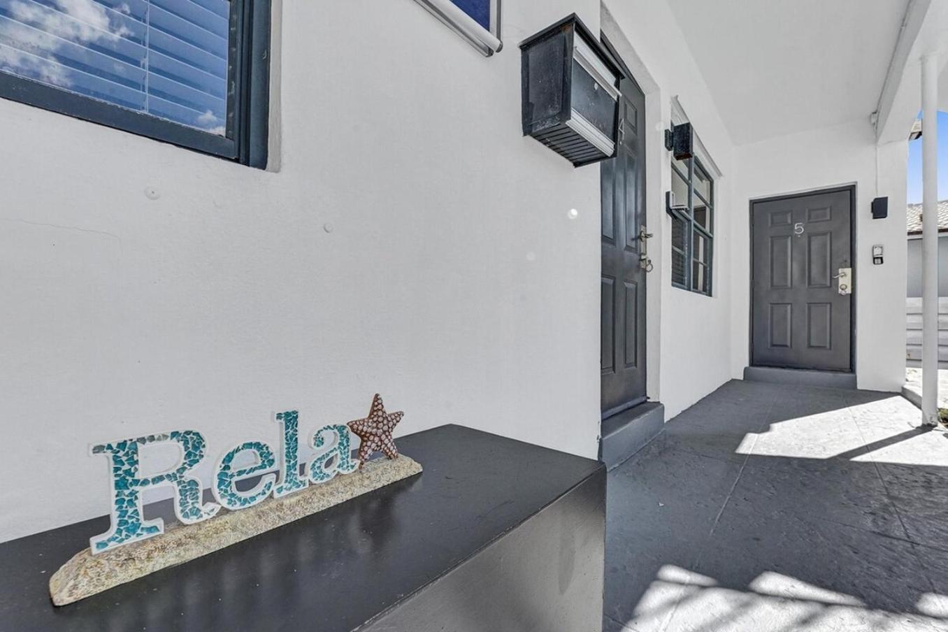Waves On Desoto Rental Unit With Pool Hollywood Exterior foto