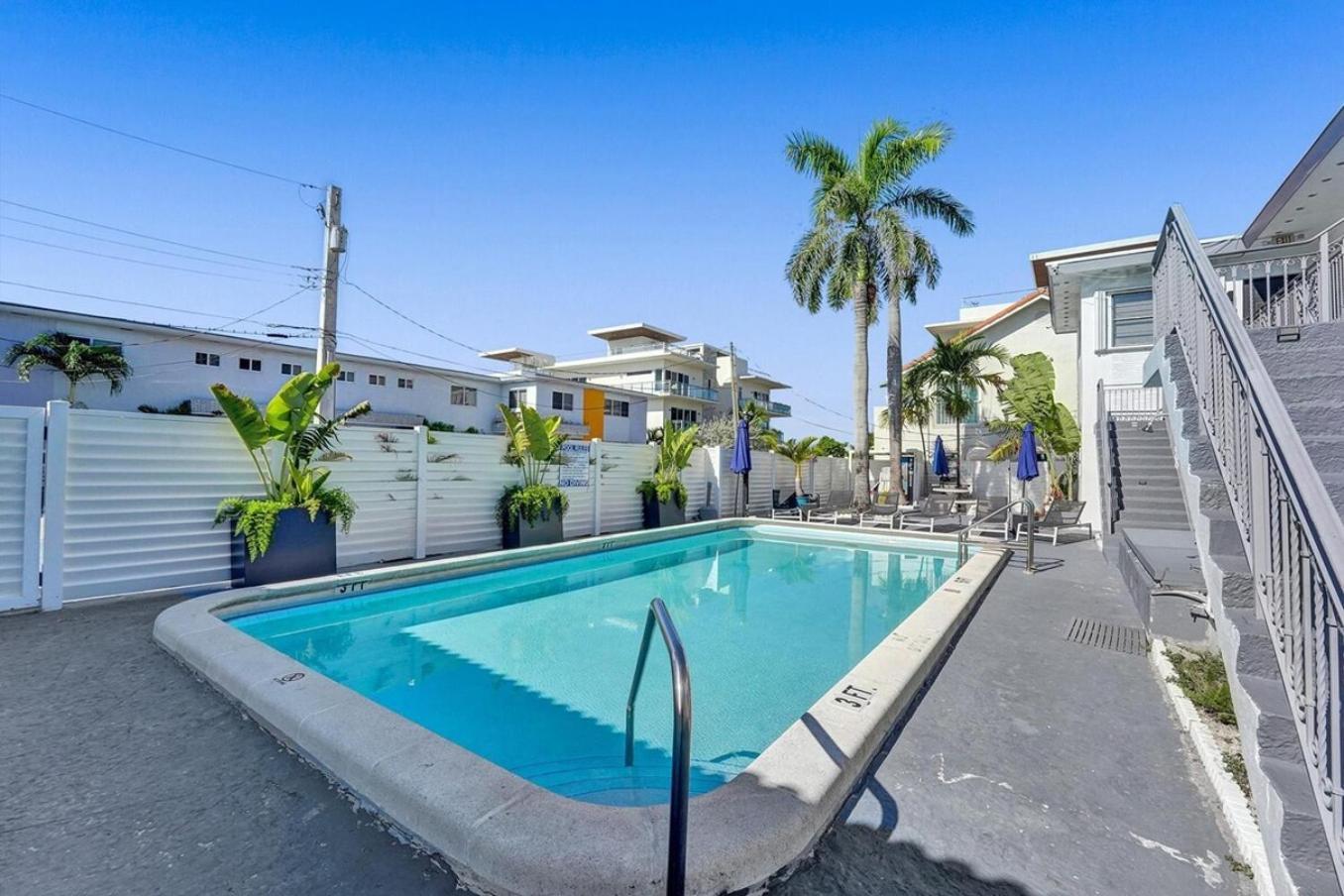 Waves On Desoto Rental Unit With Pool Hollywood Exterior foto